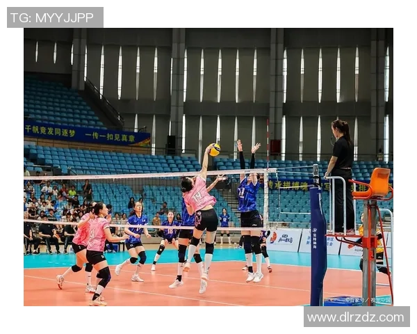 南京排球队在世界锦标赛中的灵活性表现与战术创新分析