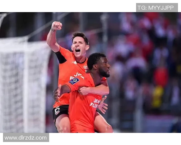 广州足球队以55分领跑洲际杯积分榜展现强劲实力 广州足球队以55分领跑洲际杯积分榜展现强劲实力