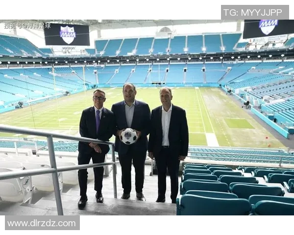 足球明星挂墙件的魅力与价值探讨让你的空间充满足球氛围 足球明星挂墙件的魅力与价值探讨让你的空间充满足球氛围