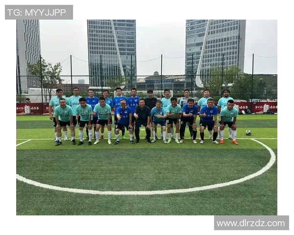 香港足球明星队球员的荣耀与挑战：追寻梦想的足迹与奋斗精神